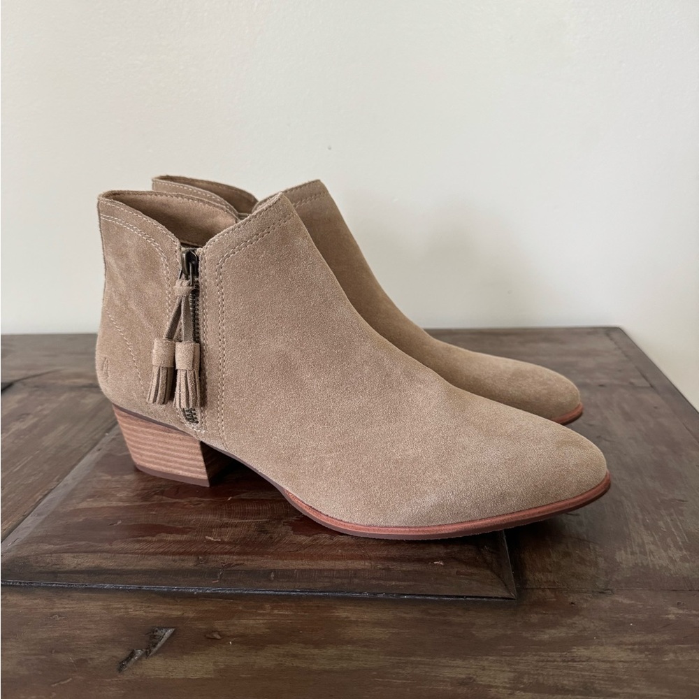 Hush Puppies Sierra tassel taupe suede leather side zip heeled booties women 11